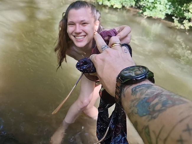 Squirty Solo Spaß im feuchten Nass !!